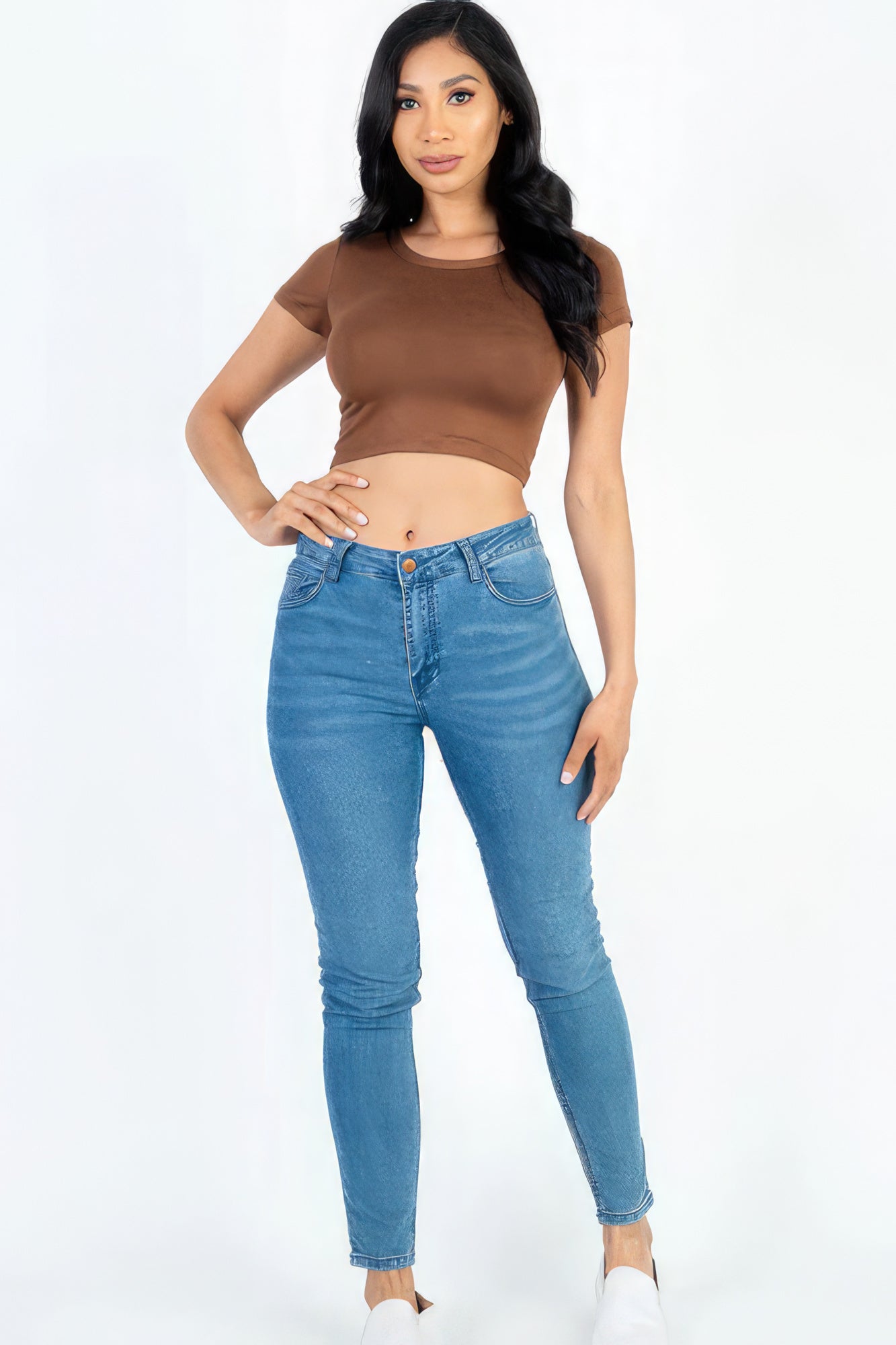 Short Sleeve Round Neck Crop Top – Polyester & Spandex, Perfect for Casual Outings & Trendy Looks with High-Waisted Bottoms