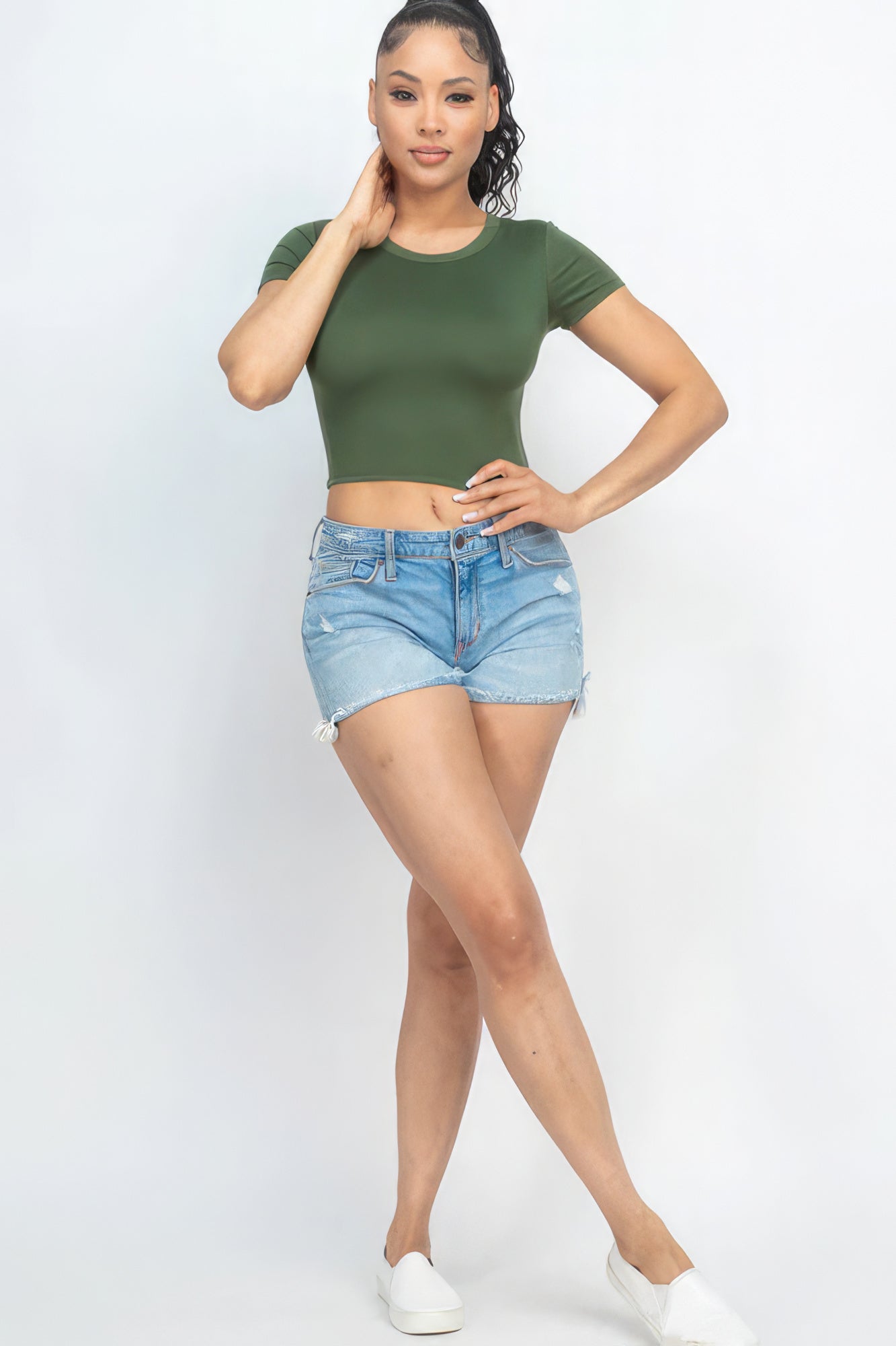 Short Sleeve Round Neck Crop Top – Polyester & Spandex, Perfect for Casual Outings & Trendy Looks with High-Waisted Bottoms