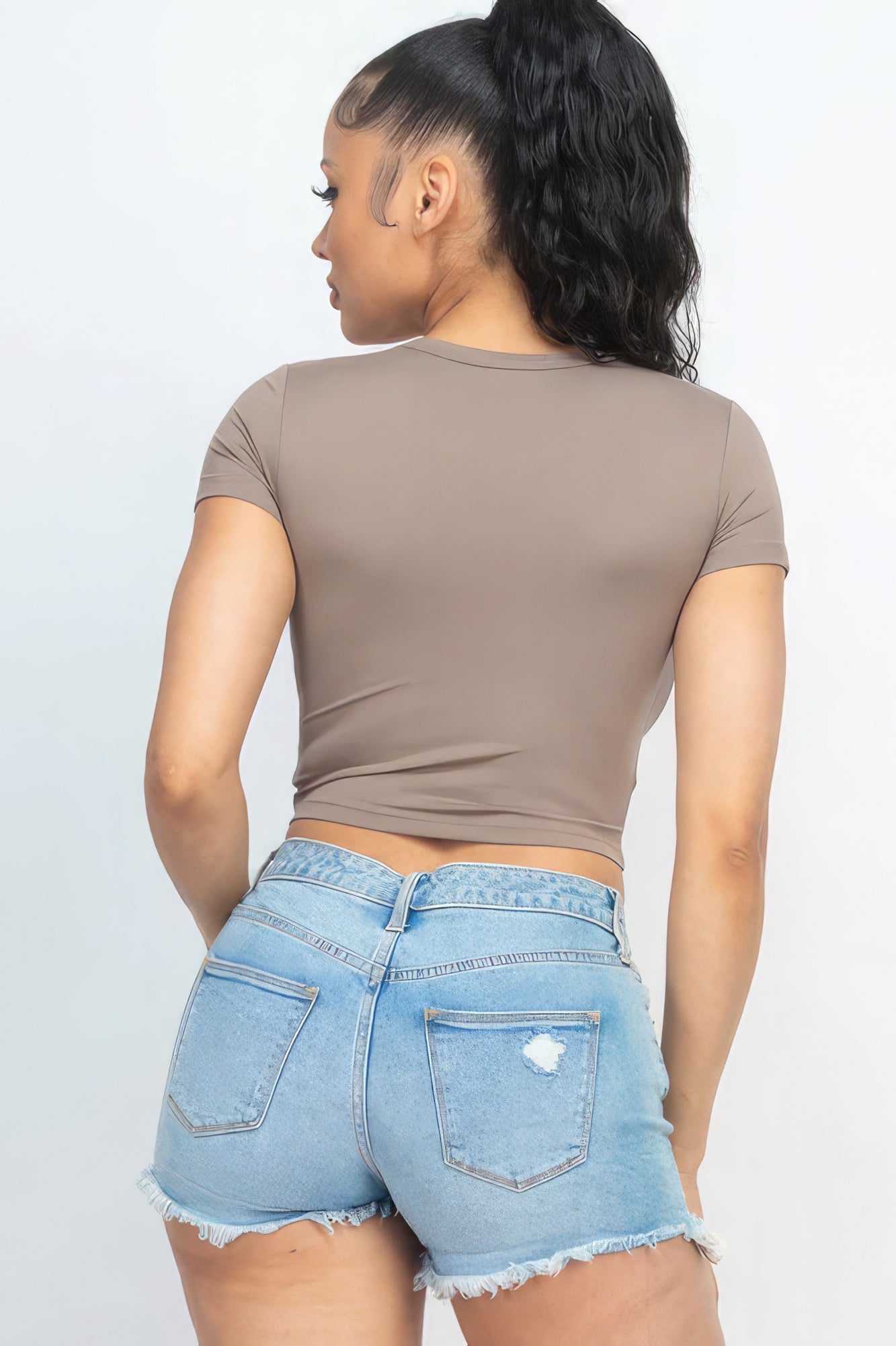 Short Sleeve Round Neck Crop Top – Polyester & Spandex, Perfect for Casual Outings & Trendy Looks with High-Waisted Bottoms