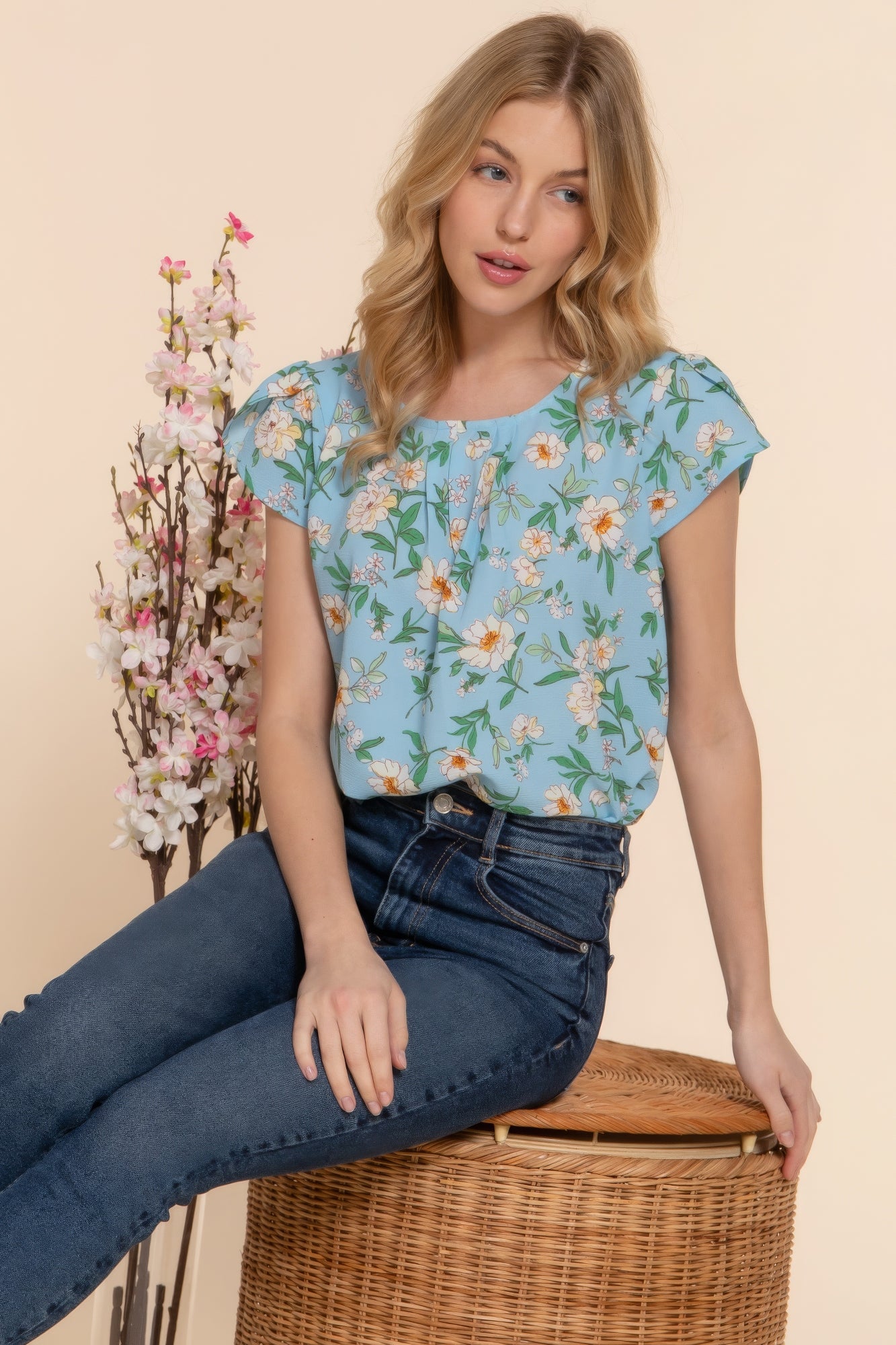 Short Tulip Sleeve Floral Print Woven Top – Polyester & Spandex Blend, Perfect for Work Meetings, Brunches, and Casual Outings