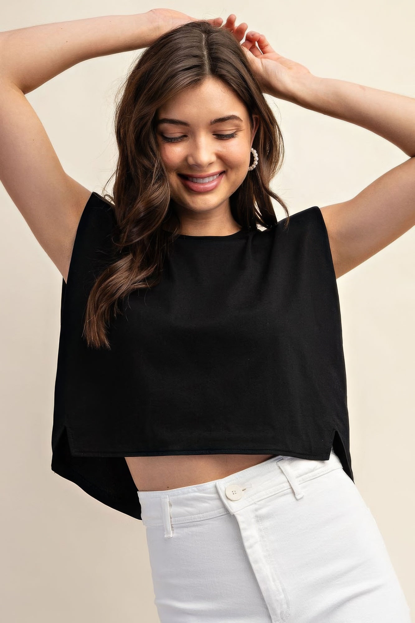 Sleeveless Crop Top with Shoulder Pads – High-Quality Cotton, Effortlessly Chic Design, Perfect for Casual Outings, Brunches & Stylish Occasions