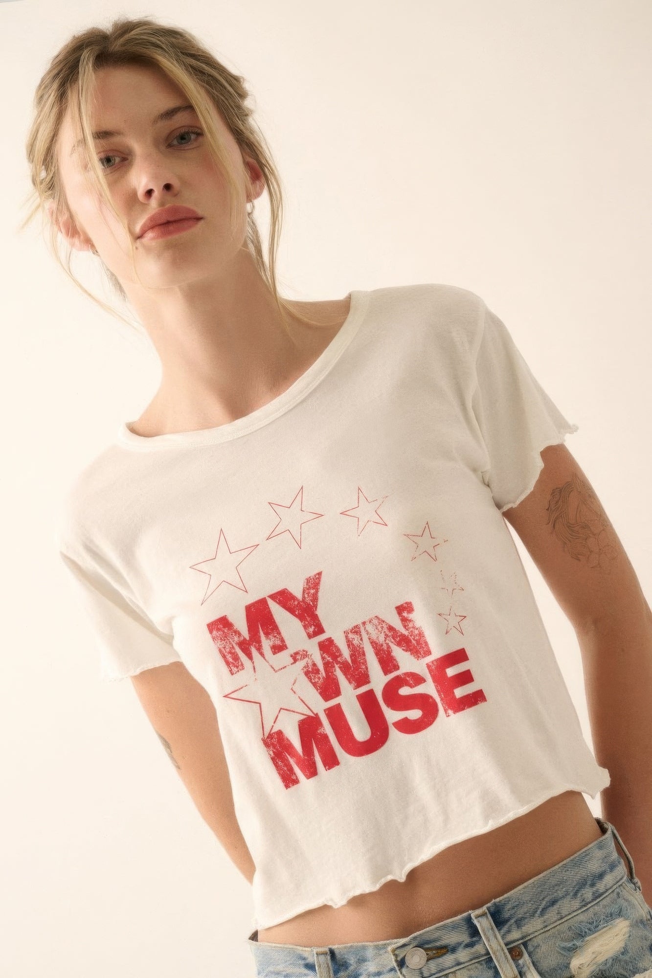 My Own Muse" Vintage Wash Cropped Graphic Tee – Star Print & Distressed Look for a Trendy, Comfortable Fit