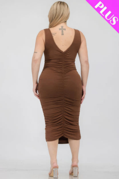 Plus Size Square Neck Ruched Bodycon Midi Dress – Polyester & Spandex, Curve-Enhancing Ruched Detailing, Perfect for Day-to-Night Occasions, Elegant and Stylish Fit