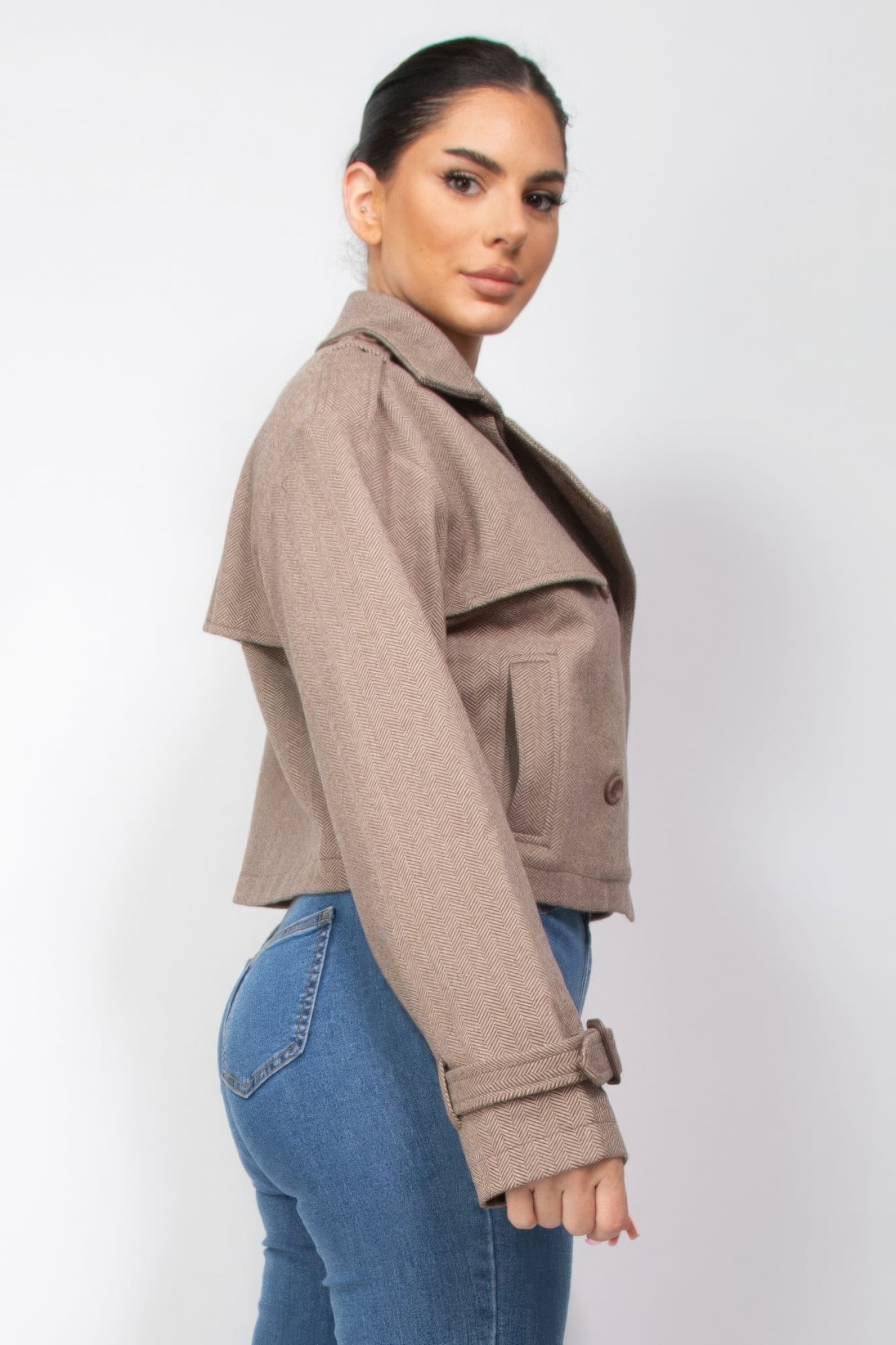 Notch Lapel Buckled Sleeve Crop Trench Coat – Double-Breasted Design, 100% Polyester for Durability & Comfort, Modern Cropped Length for Casual & Formal Layering