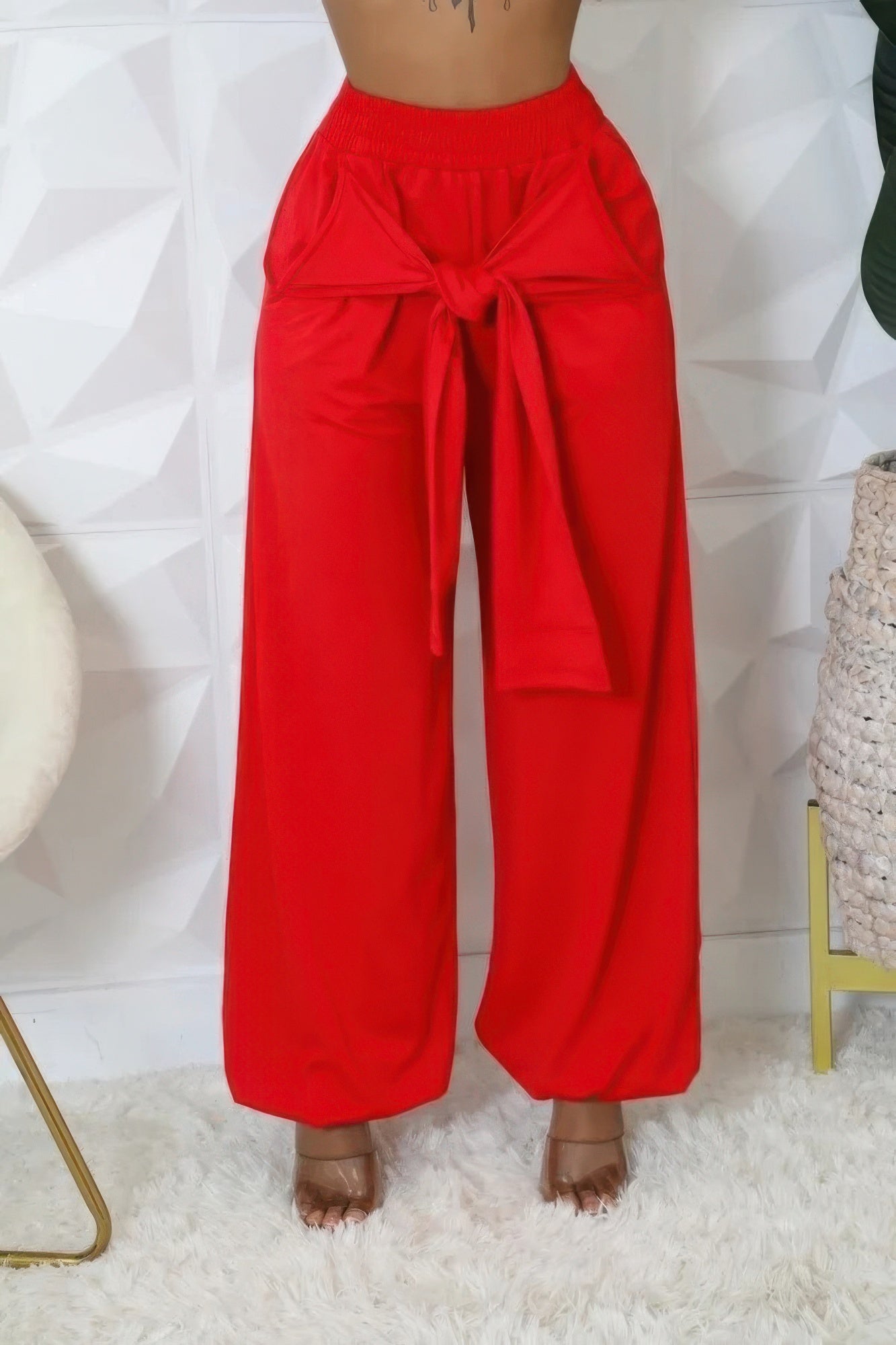 High-Waisted Stretch Pants – Elastic Waistband with Practical Pockets and Cuffed Bottoms for Everyday Comfort and Style