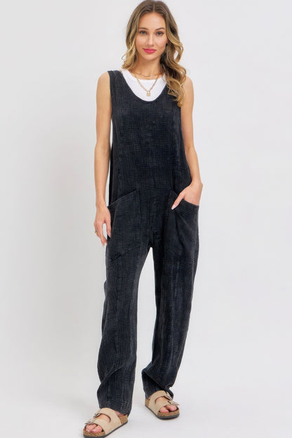 Summer Cotton Gauze Jumpsuit with Adjustable Straps & Oversized Patch Pockets – Lightweight, Versatile, and Perfect for Effortless Warm-Weather Style