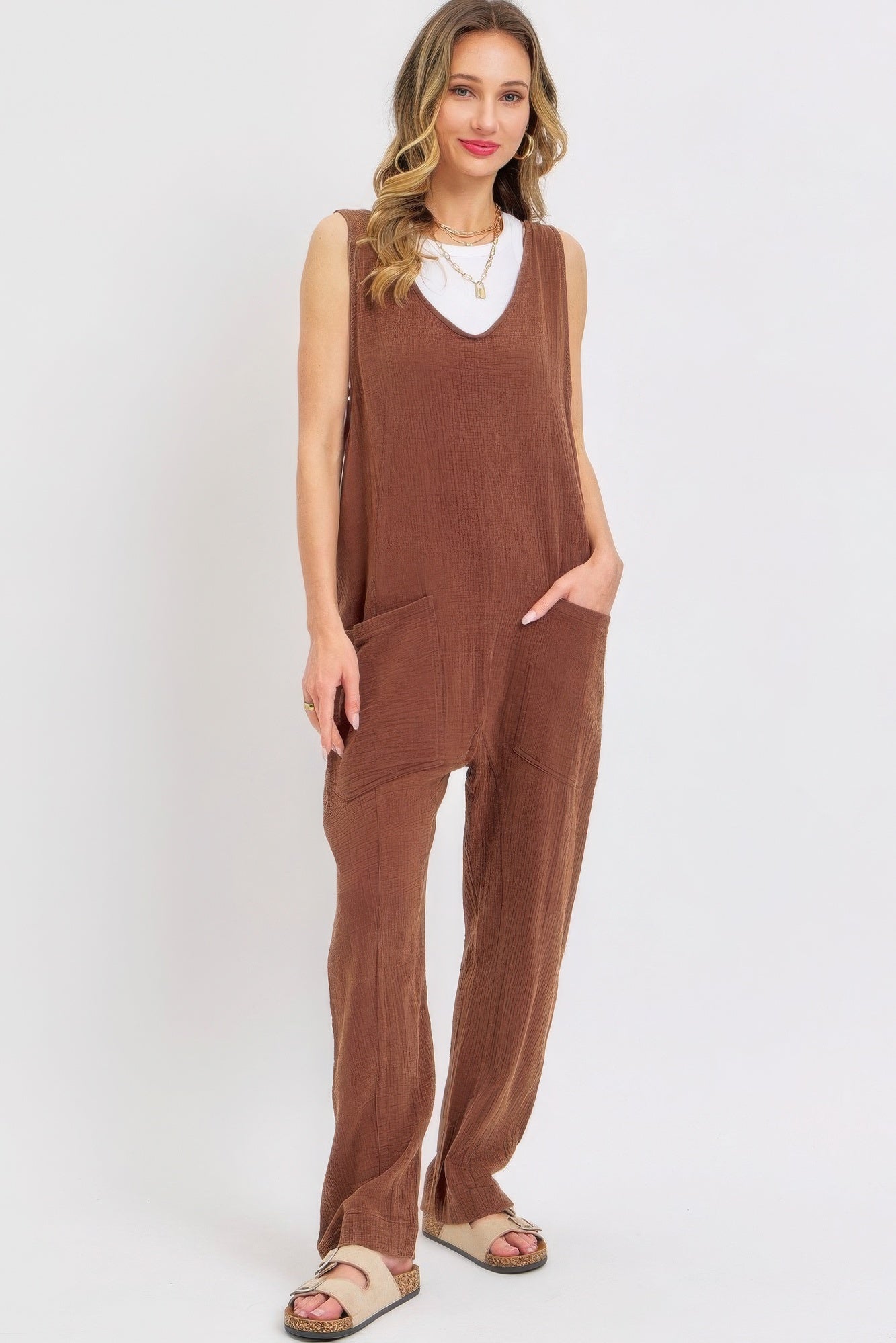 Summer Cotton Gauze Jumpsuit with Adjustable Straps & Oversized Patch Pockets – Lightweight, Versatile, and Perfect for Effortless Warm-Weather Style