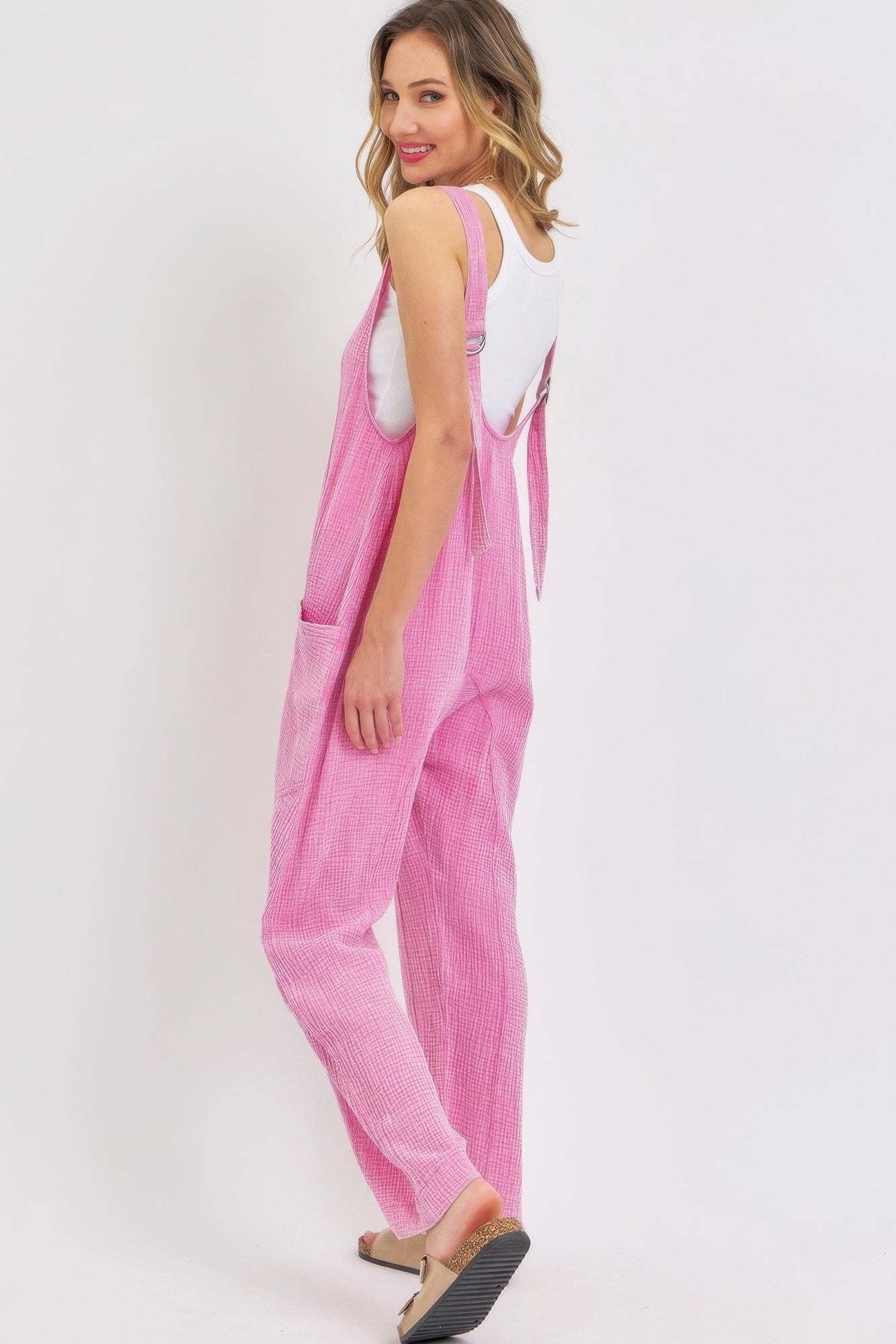 Summer Cotton Gauze Jumpsuit with Adjustable Straps & Oversized Patch Pockets – Lightweight, Versatile, and Perfect for Effortless Warm-Weather Style